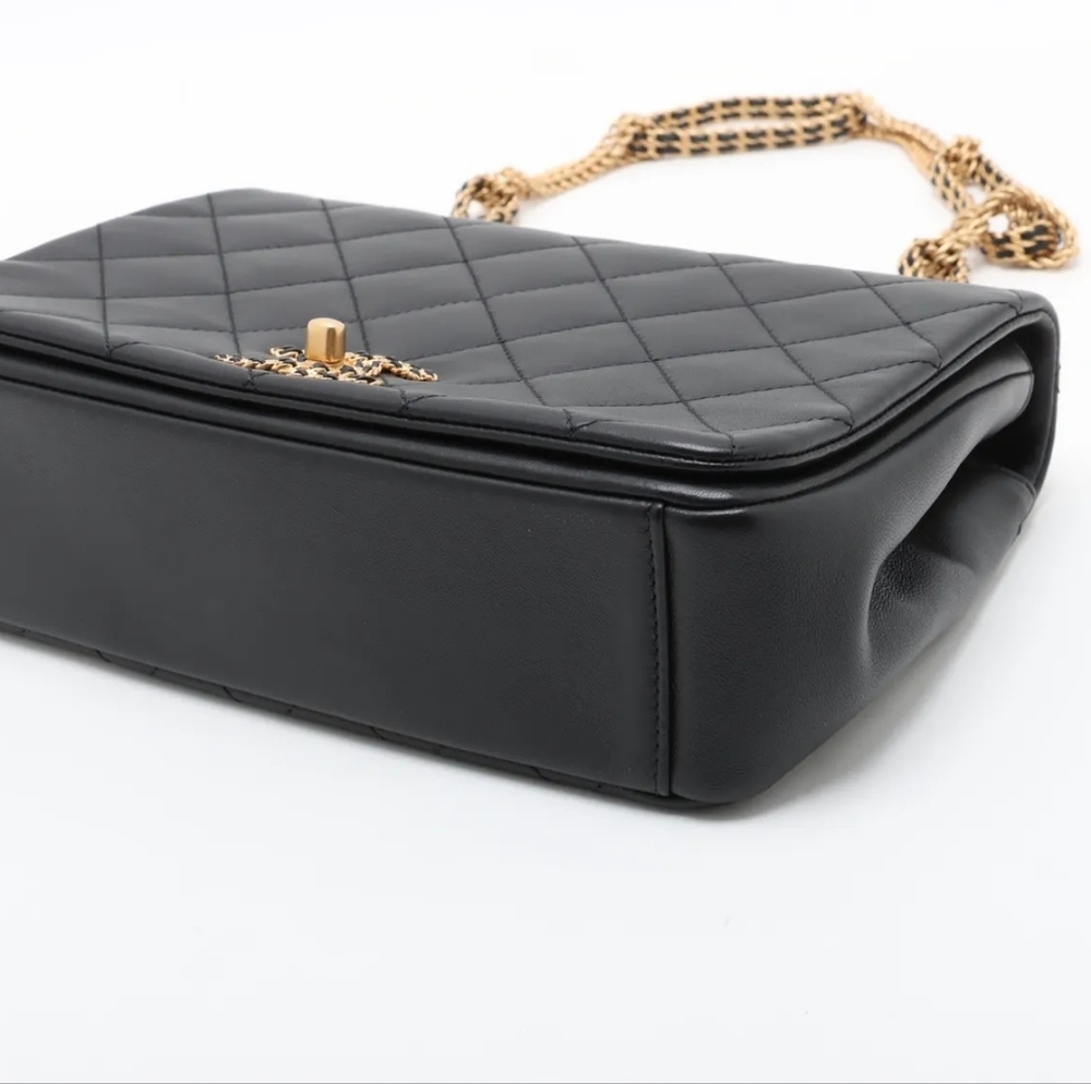 Chanel On and On Full Flap Shoulder Bag - Black Quilted Lambskin COA included - Picture 6 of 17